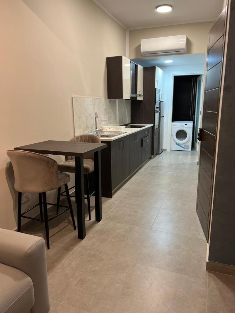 Stresa Court Apartments Saint Julian's 외부 사진